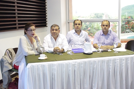 izquierda a derecha: Beatriz Daza, Gerente de INNpulsa Mipyme; José Luis Urón, Dir Cámara de Comercio de Valledupar, Juan Carlos Garavito, Gerente del Programa de Transformación Productiva PTP; Carlos