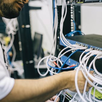 Desarrollo, configuración, mantenimiento, administración y personalización de una solución informática integral SaaS a través de la cual se gestionen todos los procesos de Colombia Productiva